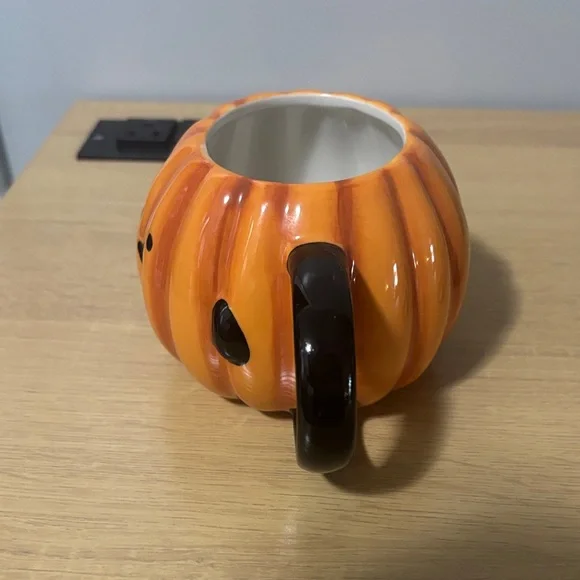 Target Pumpkin Shaped Mug with Ghost Accent - Picture 3 of 6